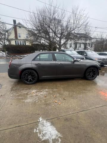2020 Chrysler 300 S მანქანა იყიდება აუქციონზე, vin: 2C3CCABG5LH158682, აუქციონის ნომერი: 72383465