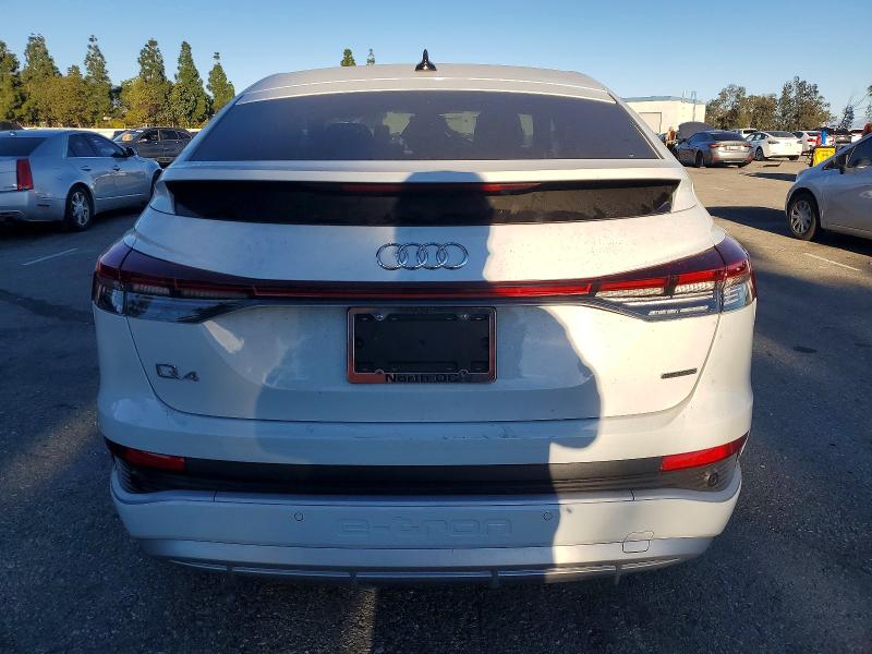 72797565 :رقم المزاد ، WA122BFZ1PP058277 vin ، 2023 Audi Q4 E-tron مزاد بيع