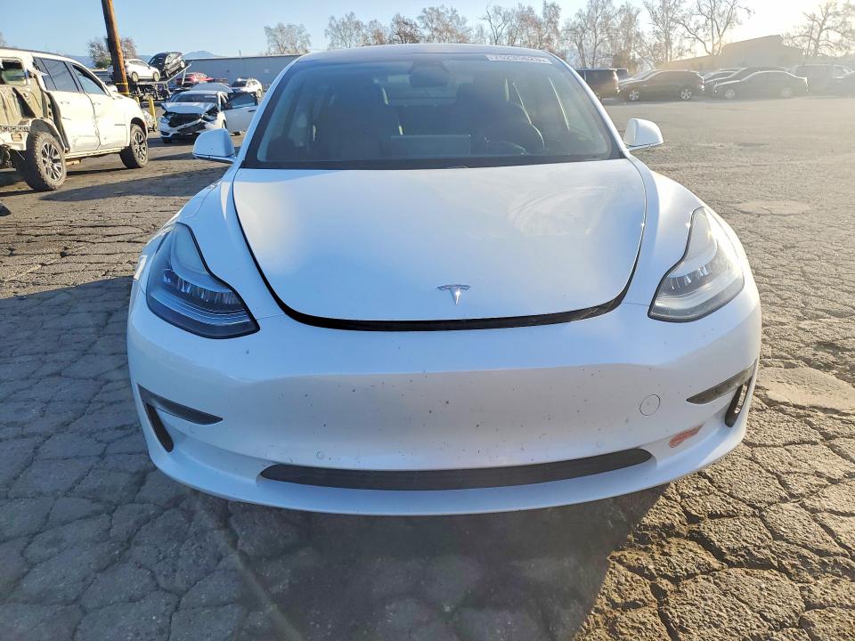 Продажа на аукционе авто 2019 Tesla Model 3, vin: 5YJ3E1EB6KF418615, номер лота: 75235625