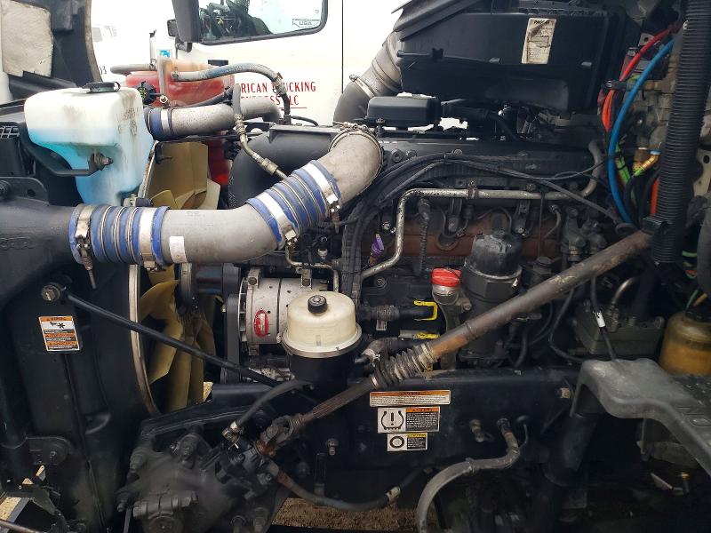 Продажа на аукционе авто 2018 Peterbilt Tractor 579, vin: 1XPBAP8X2JD446515, номер лота: 72813495