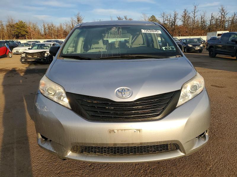 2015 Toyota Sienna მანქანა იყიდება აუქციონზე, vin: 5TDZK3DCXFS591516, აუქციონის ნომერი: 72630845