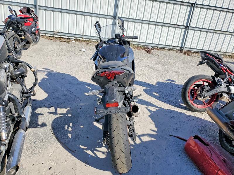 72528915 :رقم المزاد ، ML5EXGJ16SDA72525 vin ، 2025 Kawasaki Ex500 مزاد بيع