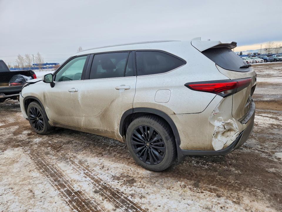 Продажа на аукционе авто 2022 Toyota Highlander, vin: 5TDFZRBH2NS214743, номер лота: 75507775