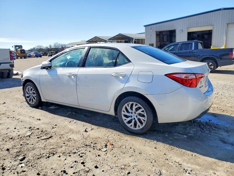 75068565 :رقم المزاد ، 5YFBURHE7JP819709 vin ، 2018 Toyota Corolla مزاد بيع