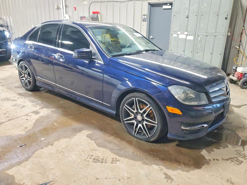 Продажа на аукционе авто 2013 Mercedes-benz C, vin: WDDGF8AB2DG130845, номер лота: 72847195