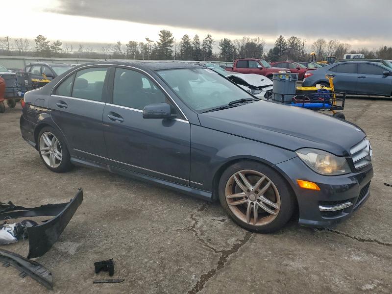 98000655 :رقم المزاد ، WDDGF8AB3DR279561 vin ، 2013 Mercedes-benz C 300 4mat مزاد بيع