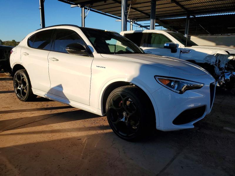 72436985 :رقم المزاد ، ZASPAKBNXN7D47809 vin ، 2022 Alfa Romeo Stelvio مزاد بيع
