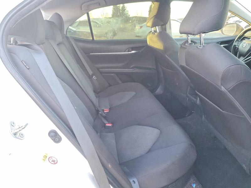74434455 :رقم المزاد ، 4T1B31HK4KU510323 vin ، 2019 Toyota Camry مزاد بيع