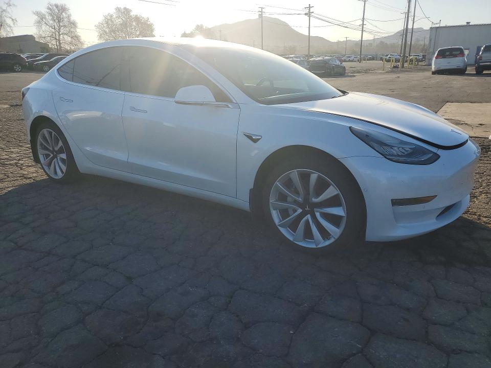 Продажа на аукционе авто 2019 Tesla Model 3, vin: 5YJ3E1EB6KF418615, номер лота: 75235625