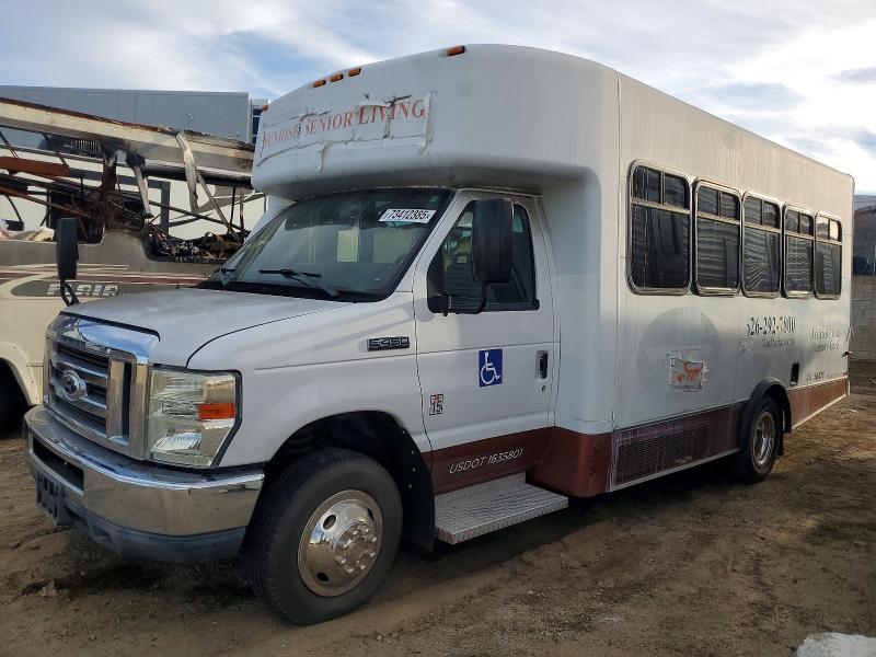 73412385 :رقم المزاد ، 1FDFE4FS9FDA02872 vin ، 2015 Ford E450sd Amb مزاد بيع