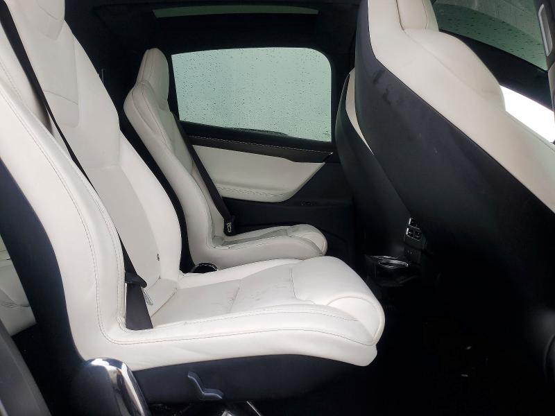 2017 Tesla Model X მანქანა იყიდება აუქციონზე, vin: 5YJXCBE24HF059643, აუქციონის ნომერი: 74456415