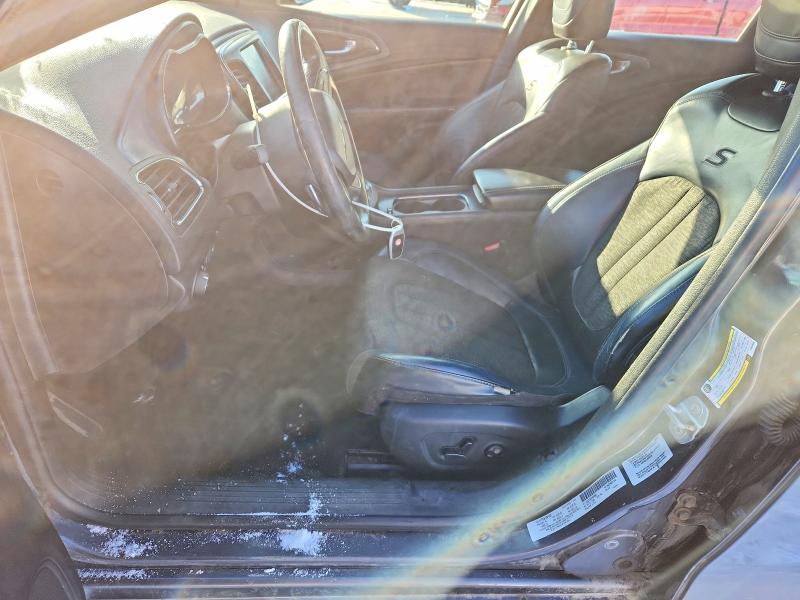 98331545 :رقم المزاد ، 1C3CCCDG5FN690888 vin ، 2015 Chrysler 200 Lx مزاد بيع