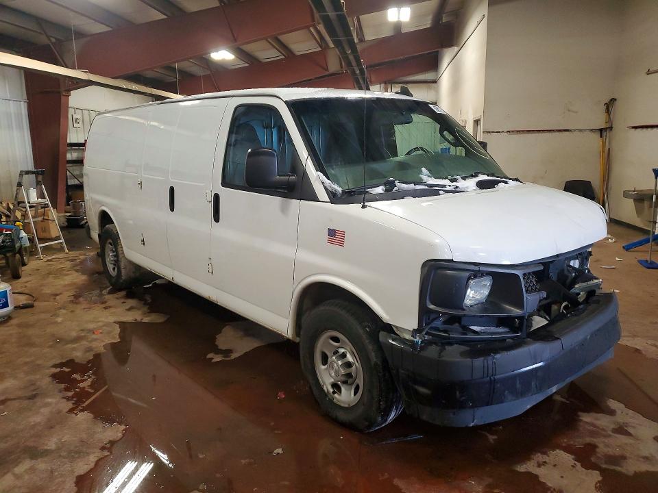 97572455 :رقم المزاد ، 1GCWGBFG7H1128604 vin ، 2017 Chevrolet Express G2 مزاد بيع