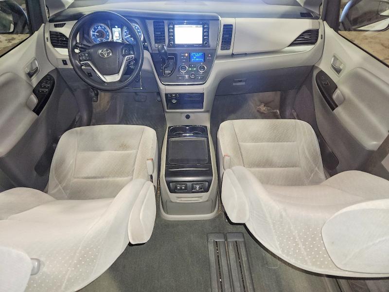 Продажа на аукционе авто 2018 Toyota Sienna, vin: 5TDKZ3DC4JS965592, номер лота: 74281225