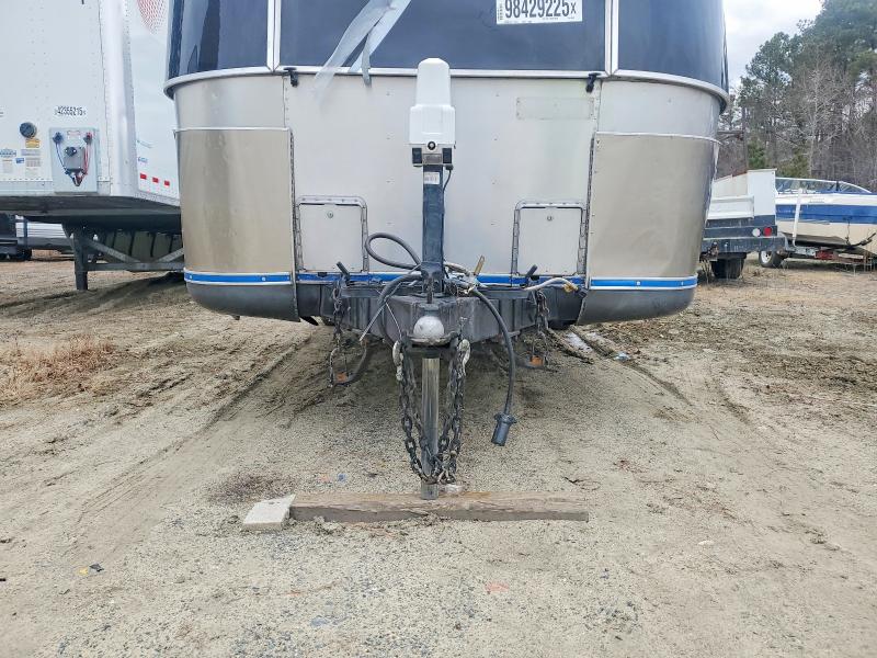 98429225 :رقم المزاد ، 1STGEAJ2XKJ506780 vin ، 1989 Airstream Excella مزاد بيع