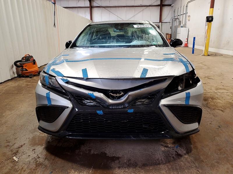 2022 Toyota Camry მანქანა იყიდება აუქციონზე, vin: 4T1T11BK4NU049163, აუქციონის ნომერი: 72424225