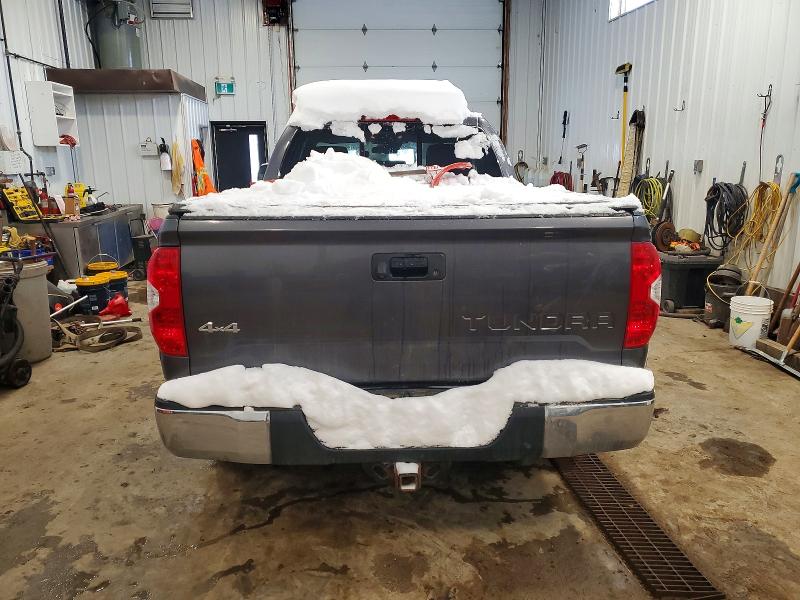 73065765 :رقم المزاد ، 5TFUY5F12JX720898 vin ، 2018 Toyota Tundra مزاد بيع