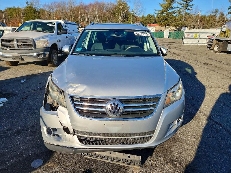 2011 Volkswagen Tiguan მანქანა იყიდება აუქციონზე, vin: WVGBV7AX7BW561354, აუქციონის ნომერი: 99241335
