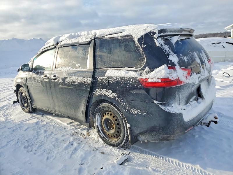 Продажа на аукционе авто 2018 Toyota Sienna, vin: 5TDJZ3DC9JS190606, номер лота: 99825645