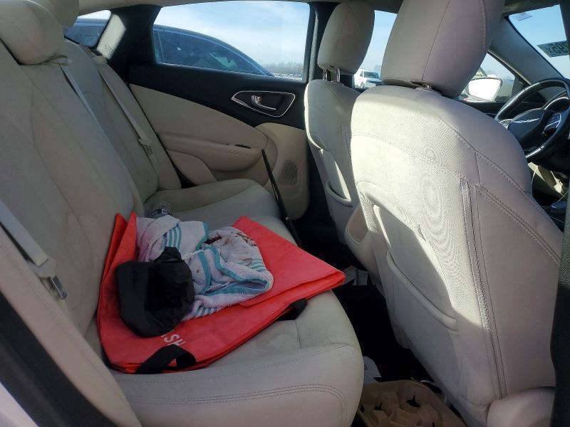 99106795 :رقم المزاد ، 1C3CCCAB9FN610050 vin ، 2015 Chrysler 200 مزاد بيع
