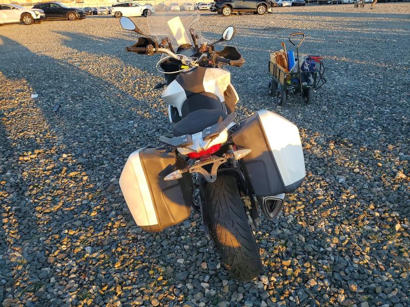 73781405 :رقم المزاد ، ZD4VKC015FS000006 vin ، 2015 Aprilia Caponord مزاد بيع