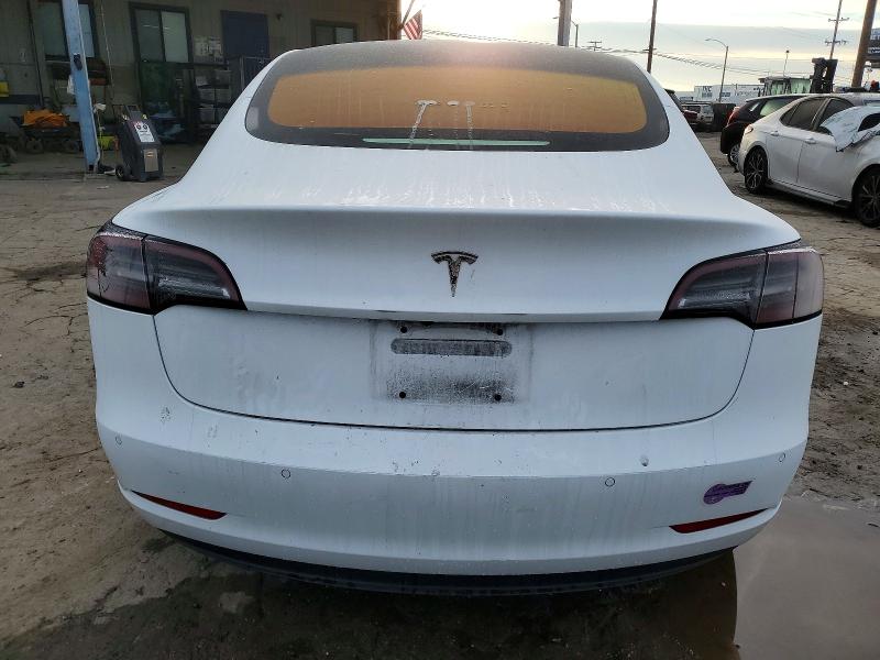 98876275 :رقم المزاد ، 5YJ3E1EAXJF076186 vin ، 2018 Tesla Model 3 مزاد بيع