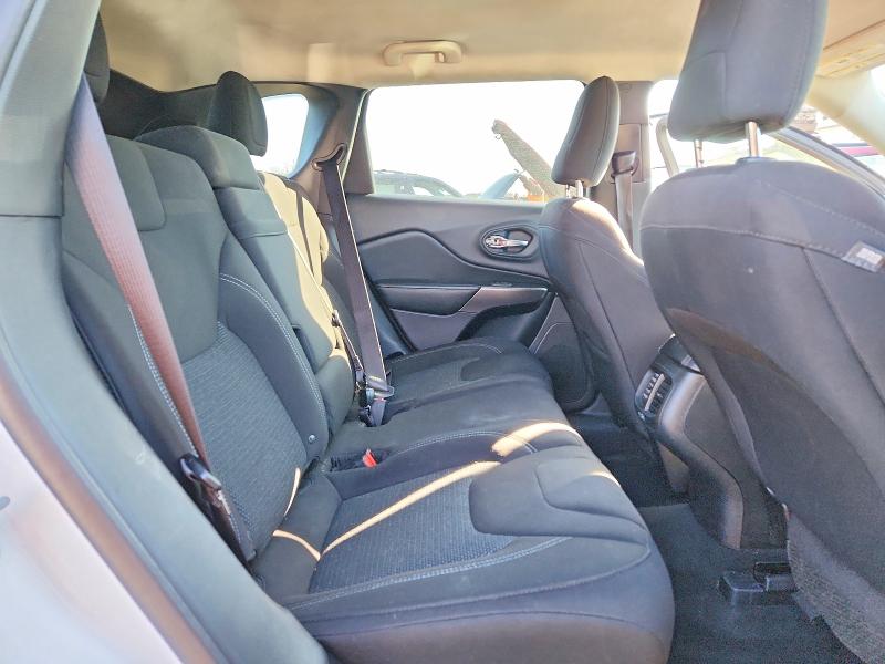 2019 Jeep Cherokee მანქანა იყიდება აუქციონზე, vin: 1C4PJMCB2KD289135, აუქციონის ნომერი: 74251245