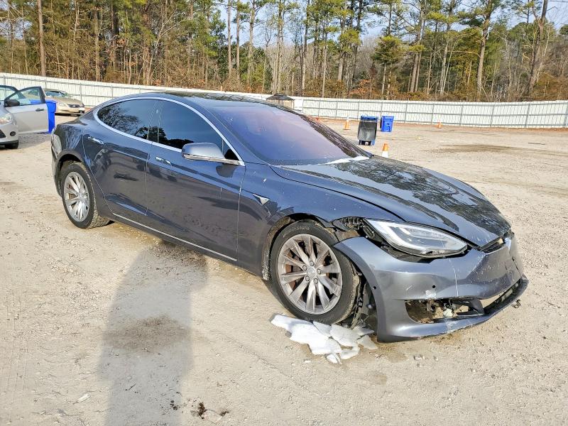 Продажа на аукционе авто 2018 Tesla Model S, vin: 5YJSA1E28JF297141, номер лота: 74411095