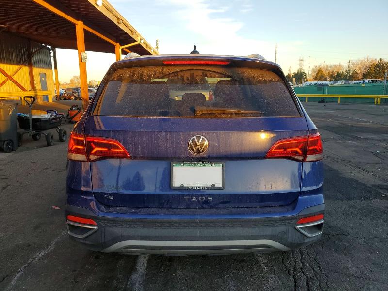 98635195 :رقم المزاد ، 3VVLX7B23NM002959 vin ، 2022 Volkswagen Taos مزاد بيع