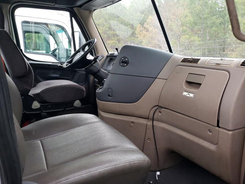 2015 Freightliner Cascadia 1 მანქანა იყიდება აუქციონზე, vin: 1FUBGEDV6FLGH4742, აუქციონის ნომერი: 72877935