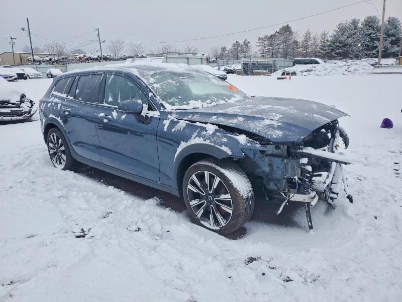 Продаж на аукціоні авто 2022 Volvo V60 Cross Country, vin: YV4102WK7N1088245, номер лоту: 73227575