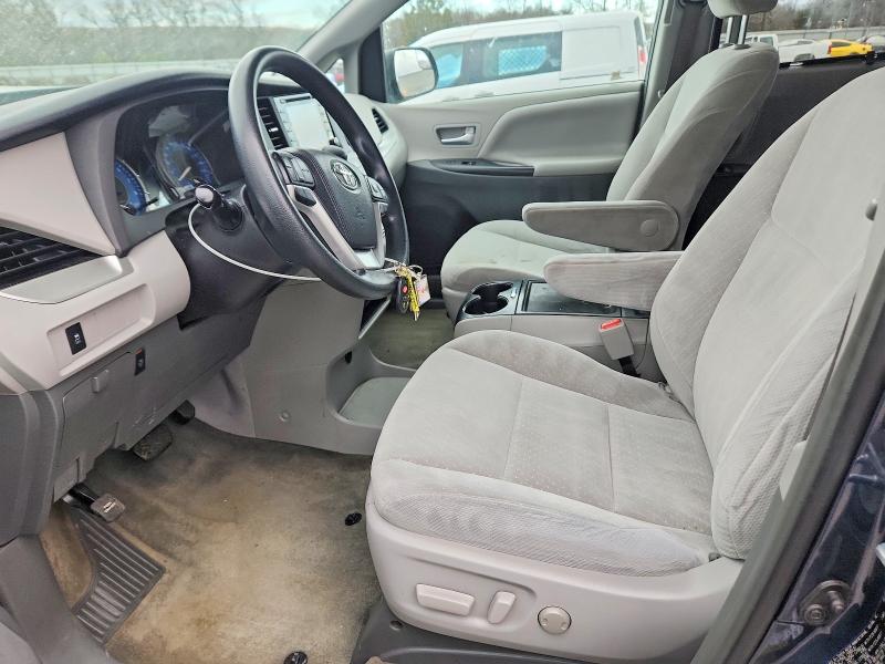 97830115 :رقم المزاد ، 5TDKZ3DC0JS945758 vin ، 2018 Toyota Sienna مزاد بيع