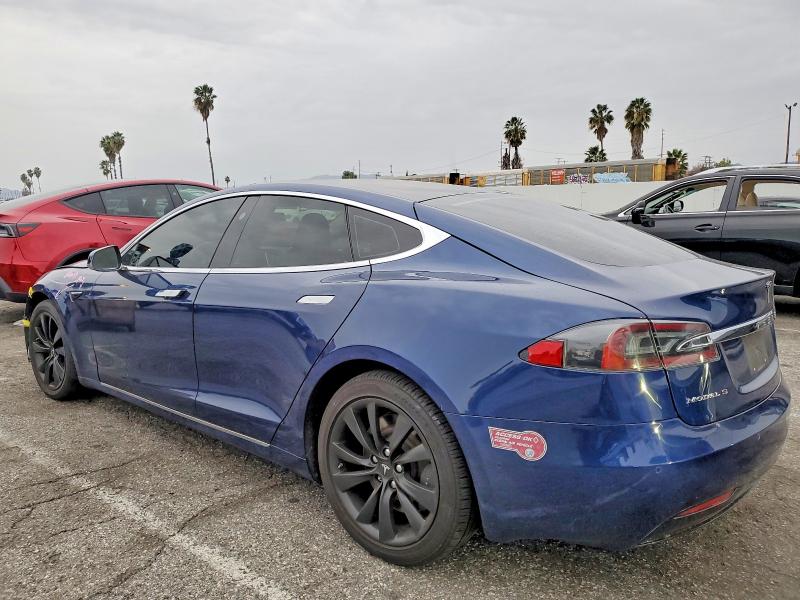 98663915 :رقم المزاد ، 5YJSA1E20JF245874 vin ، 2018 Tesla Model S مزاد بيع