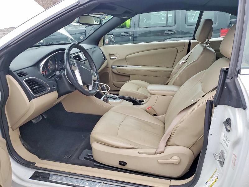 98229645 :رقم المزاد ، 1C3BCBFG8DN584158 vin ، 2013 Chrysler 200 مزاد بيع