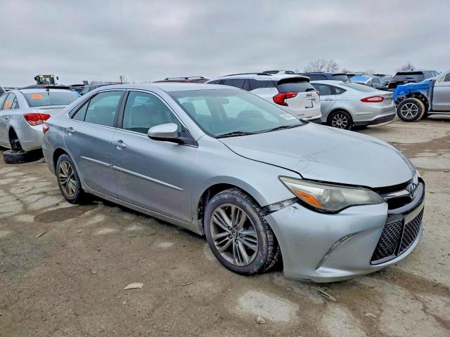 99557685 :رقم المزاد ، 4T1BF1FK5GU219945 vin ، 2016 Toyota Camry مزاد بيع