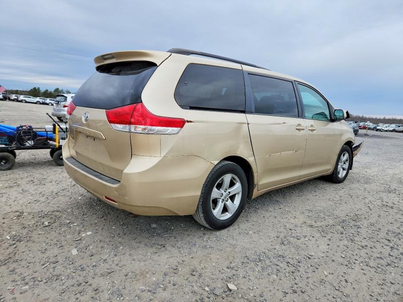 73469805 :رقم المزاد ، 5TDKK3DC5DS367424 vin ، 2013 Toyota Sienna مزاد بيع