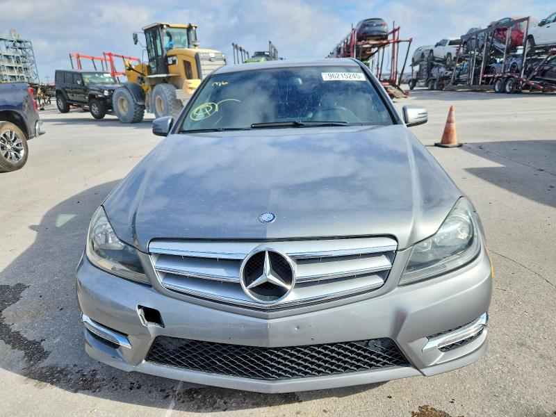 Продажа на аукционе авто 2012 Mercedes-benz C, vin: WDDGF4HB9CA621977, номер лота: 99350395