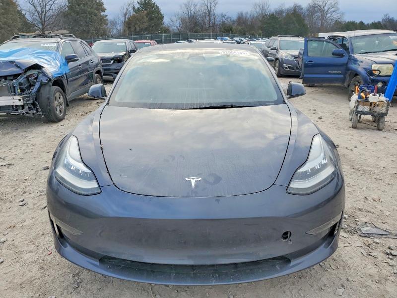 82604185 :رقم المزاد ، 5YJ3E1EB0NF259711 vin ، 2022 Tesla Model 3 مزاد بيع