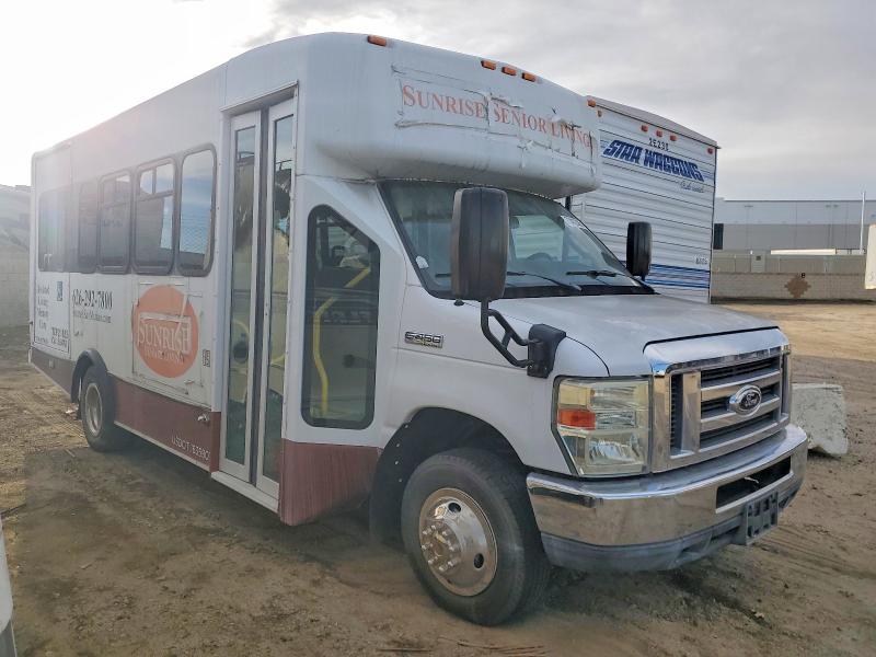 73412385 :رقم المزاد ، 1FDFE4FS9FDA02872 vin ، 2015 Ford E450sd Amb مزاد بيع