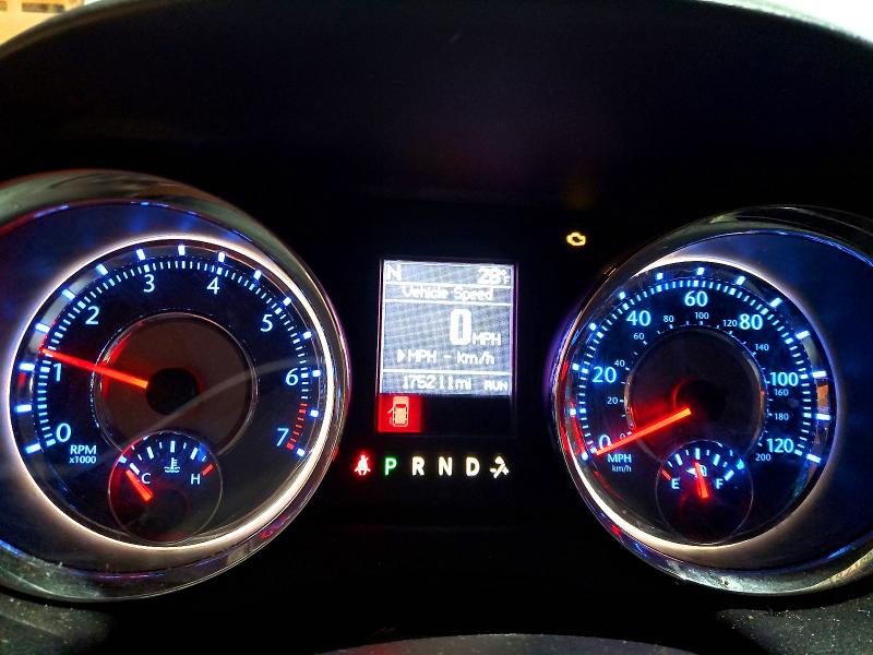 73178895 :رقم المزاد ، 2C4RC1BG4FR577272 vin ، 2015 Chrysler Town & Country مزاد بيع