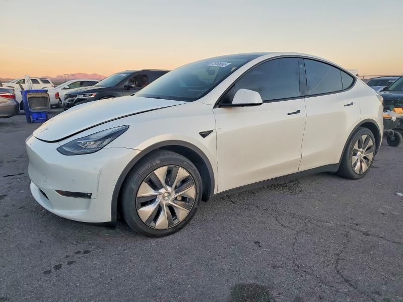 75188665 :رقم المزاد ، 5YJYGDEE9MF207536 vin ، 2021 Tesla Model Y مزاد بيع