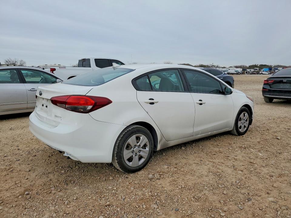 72255655 :رقم المزاد ، 3KPFK4A77HE066488 vin ، 2017 Kia Forte مزاد بيع