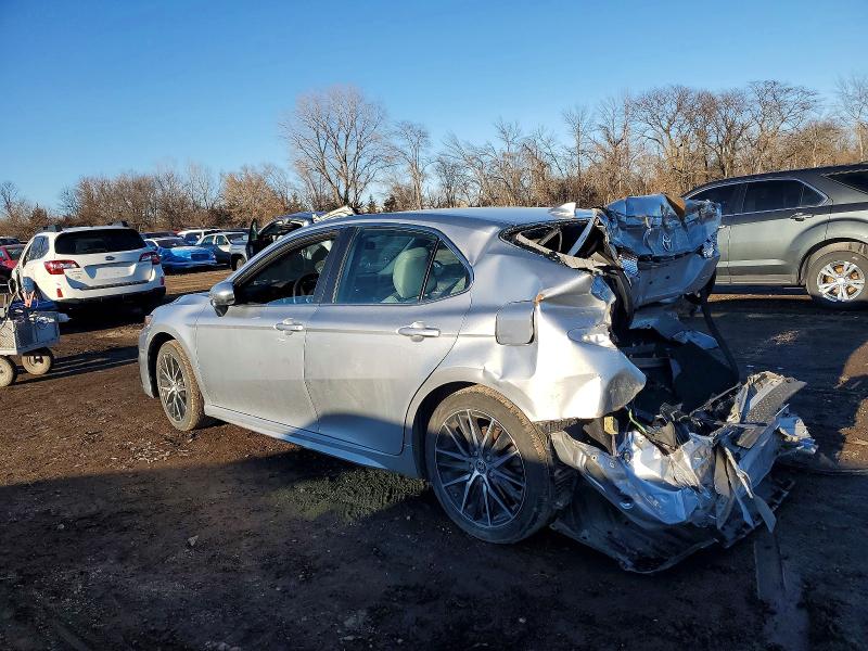 72406185 :رقم المزاد ، 4T1G11AK4MU602279 vin ، 2021 Toyota Camry Se مزاد بيع
