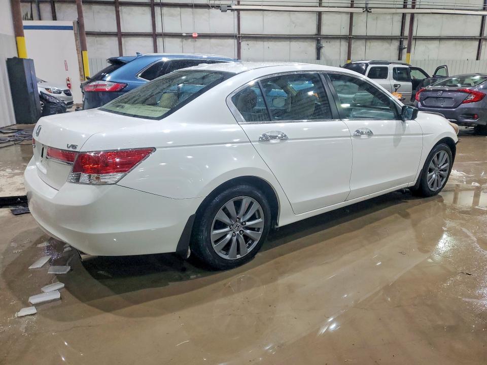 73757945 :رقم المزاد ، 1HGCP3F84CA001725 vin ، 2012 Honda Accord مزاد بيع