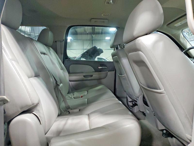 Продаж на аукціоні авто 2011 Chevrolet Suburban, vin: 1GNSKJE36BR105093, номер лоту: 74003255