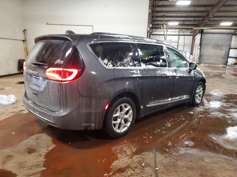 73856015 :رقم المزاد ، 2C4RC1BG0HR831224 vin ، 2017 Chrysler Pacifica مزاد بيع