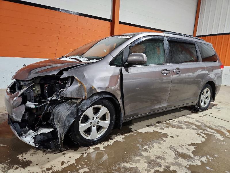 74389515 :رقم المزاد ، 5TDKK3DC2ES462881 vin ، 2014 Toyota Sienna مزاد بيع