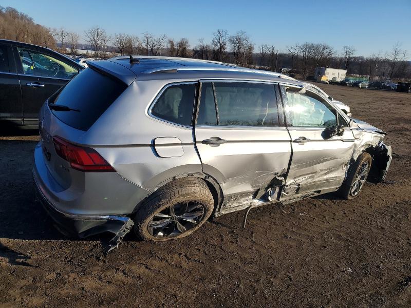 Продажа на аукционе авто 2022 Volkswagen Tiguan, vin: 3VV2B7AX8NM122666, номер лота: 72818385