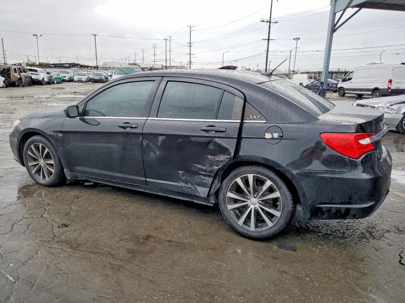 98061095 :رقم المزاد ، 1C3CCBBG1EN132032 vin ، 2014 Chrysler 200 مزاد بيع