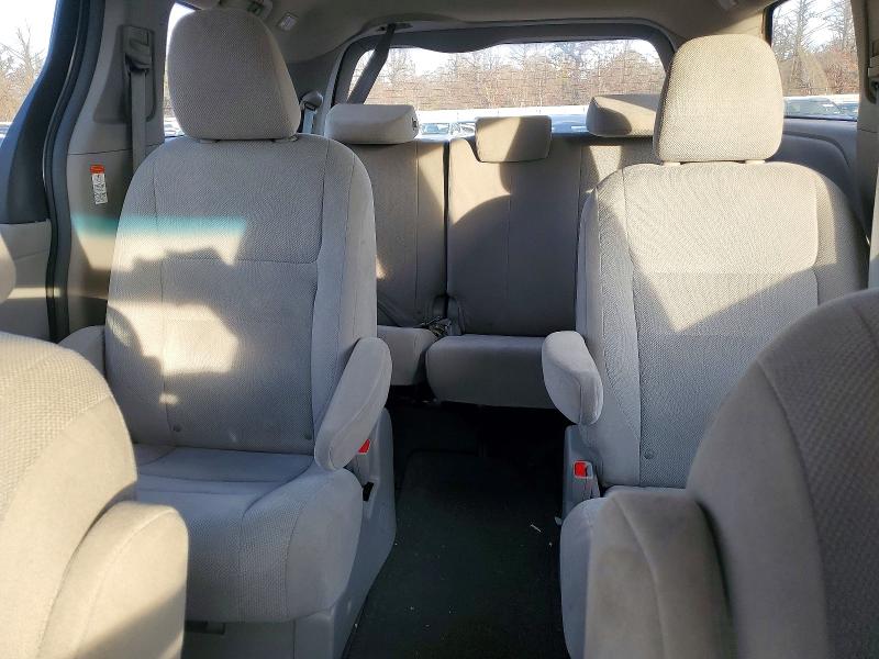 2015 Toyota Sienna მანქანა იყიდება აუქციონზე, vin: 5TDZK3DCXFS591516, აუქციონის ნომერი: 72630845